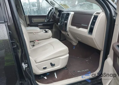 2017 Ram 1500 Laramie 4X2 5'7 Box z USA, uszkodzony, nr VIN 1C6RR6NM5HS576900